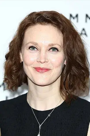 سیمون  کربی