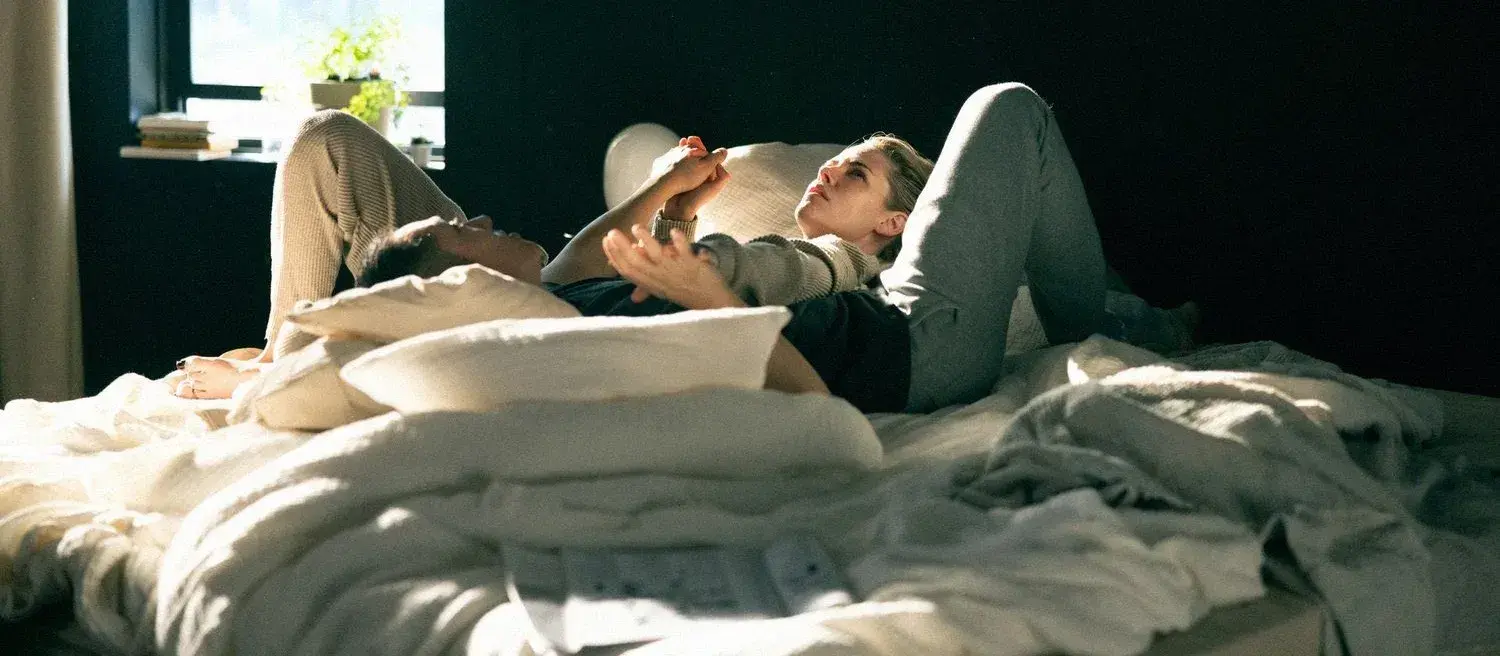 دانلود فیلم عاشقم باش