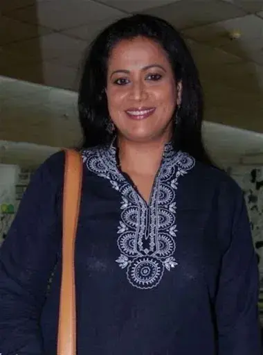 مونا آمبگاونکار