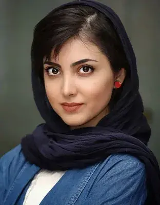 زیبا  کرمعلی
