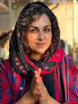شبنم شعاریان