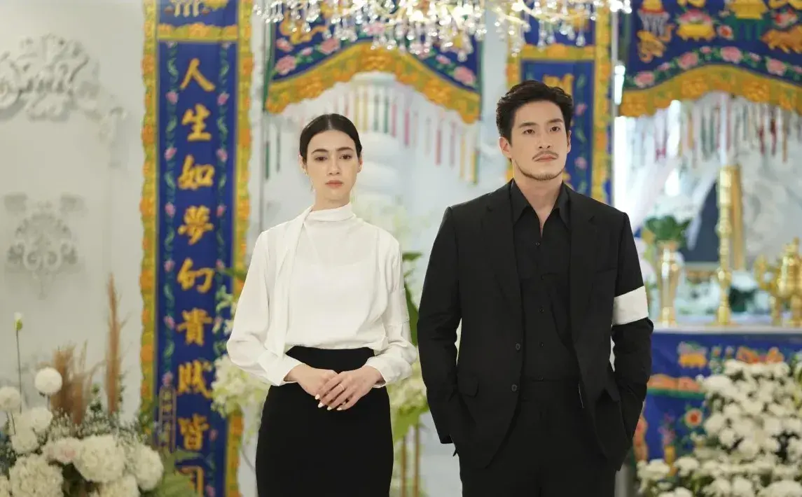 دانلود سریال بازی جانشینی