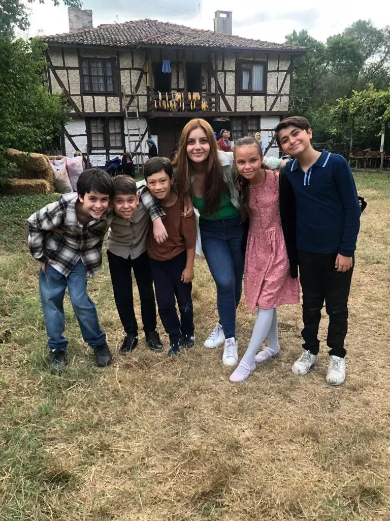 دانلود سریال عشق بی حد و مرز