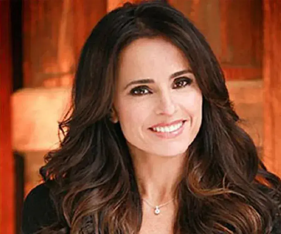 ژاکلین ابرادورز