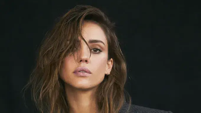 کمدی جدید جسیکا آلبا در نتفلیکس