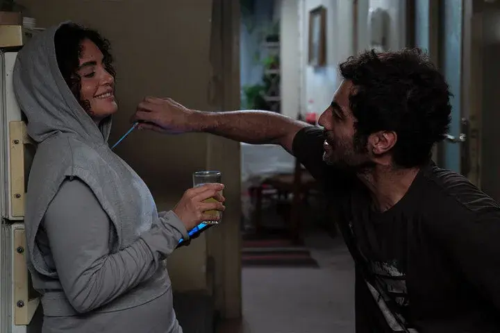 آغاز اکران گوزن‌های اتوبان با بازی الناز شاکردوست