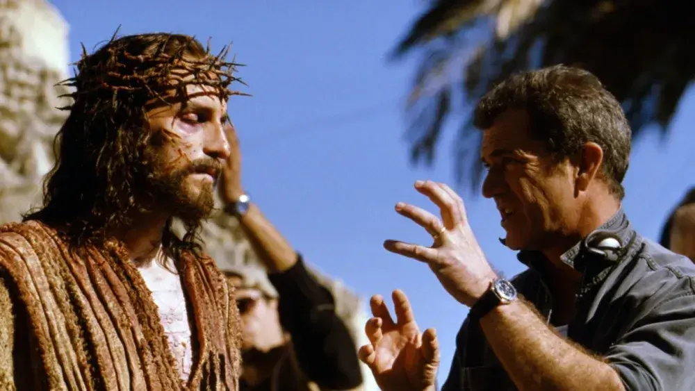 نقش عیسی مسیح از جیم کاویزل گرفته شد