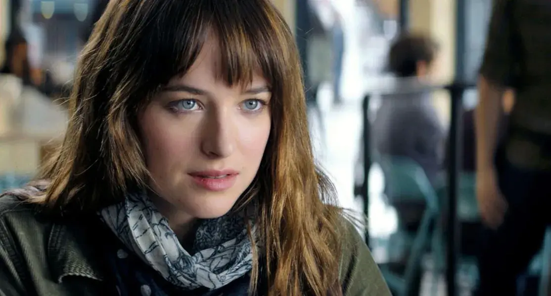 داکوتا جانسون چارلی ایکس سی ایکس و جسیکا آلبا در یک فیلم