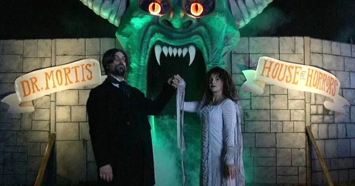 دانلود فیلم وی اچ اس هالووین