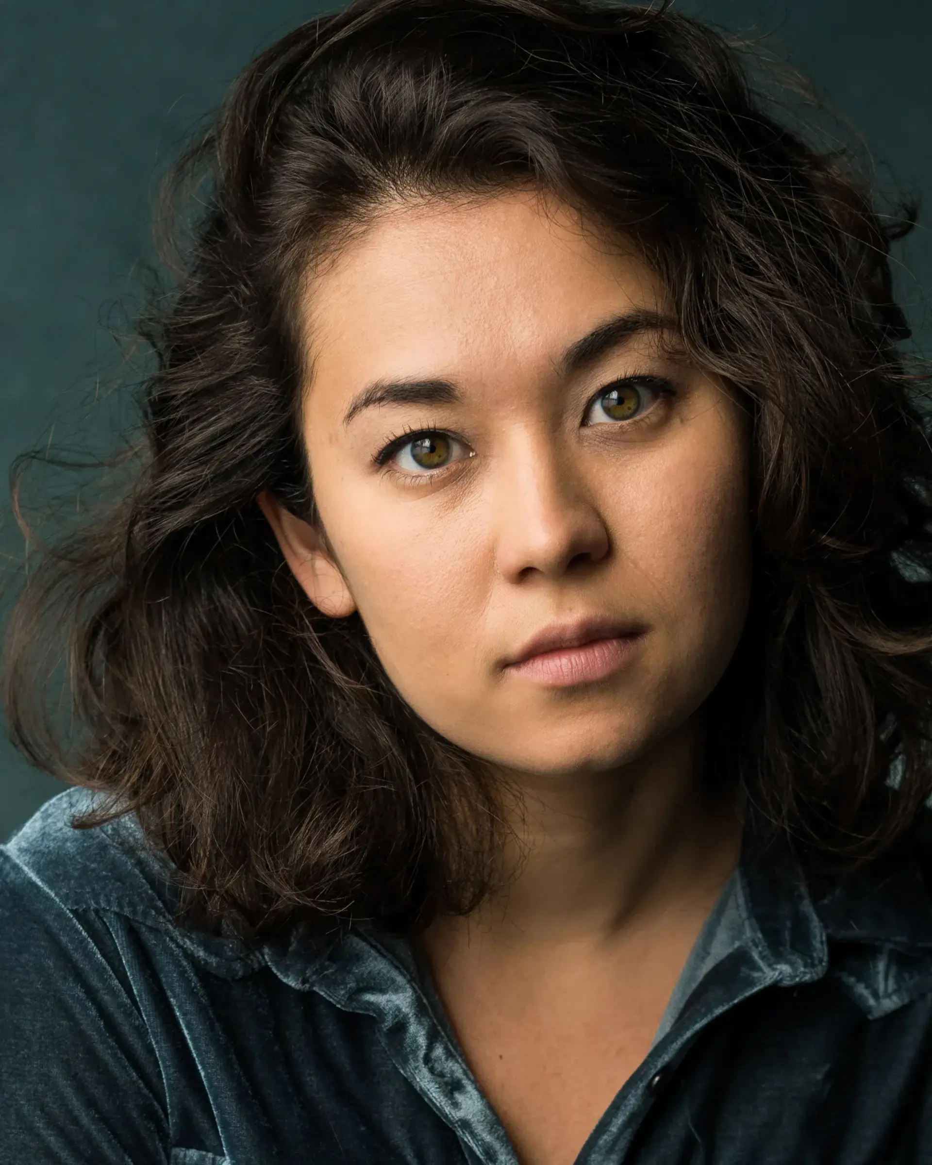 آمی اوکومورا جونز