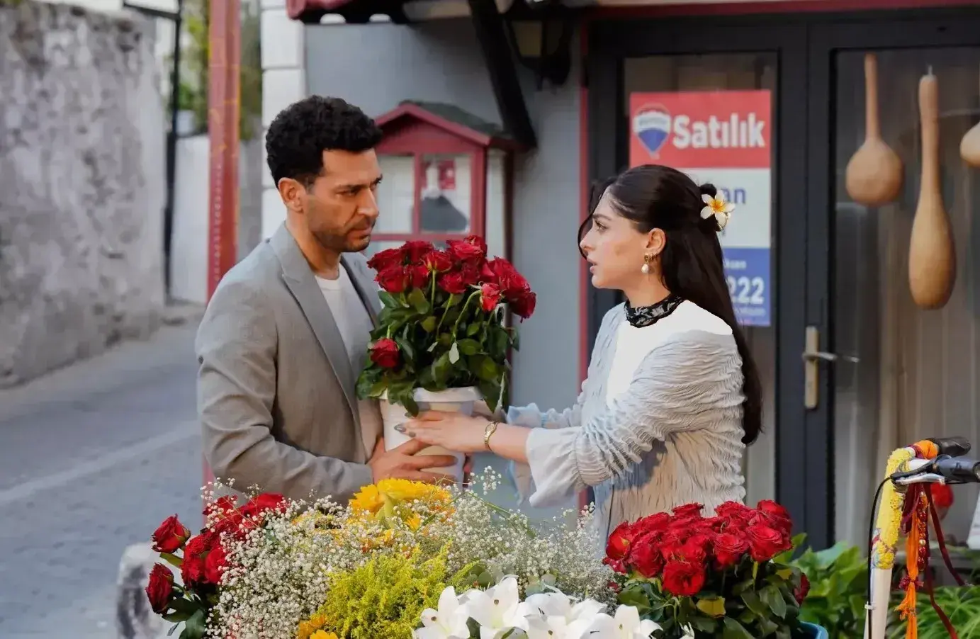 دانلود سریال گل ها و گناهان