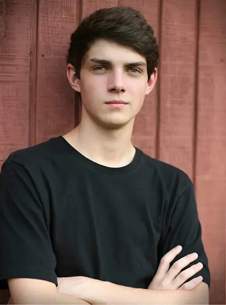 دیمون مک کینیس