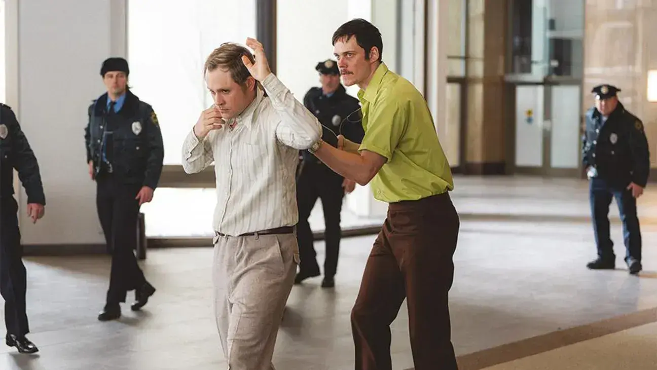 دانلود فیلم سیم مرد مرده