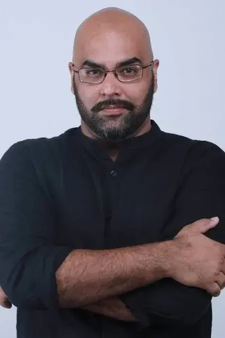 نوین کاشیک