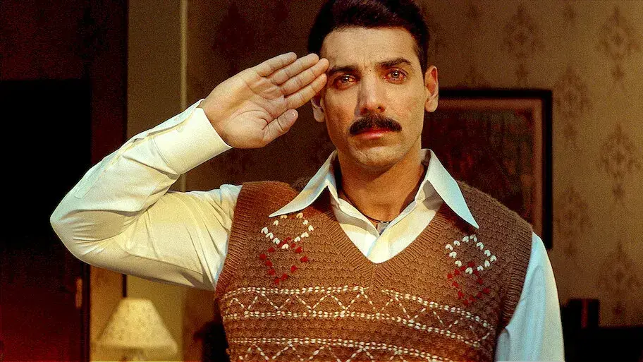 دانلود فیلم رومئو اکبر والتر